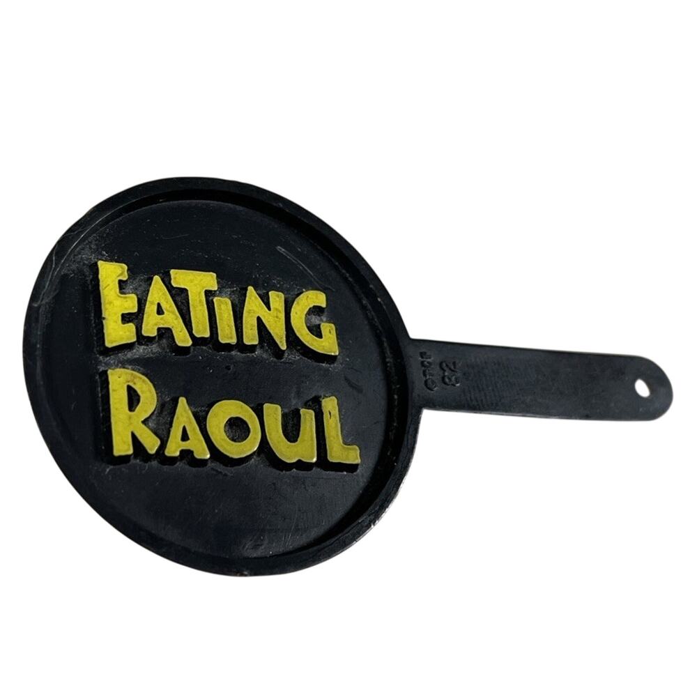 Vintage 1982 Pinback Button Pin Eating Raoul Cult Movie Promo Original FryingPan
